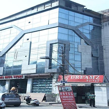 Dreamz Suites New Delhi Luaran gambar